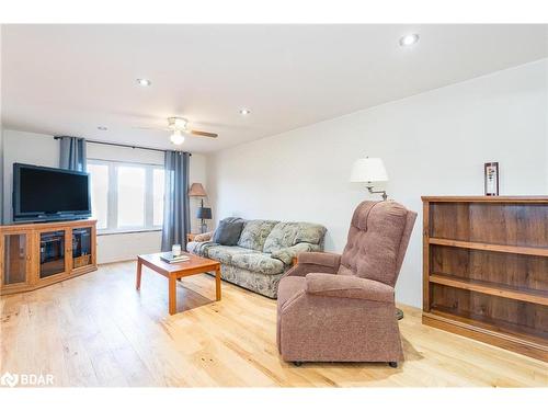 2508 Old Fort Road, Midland, ON - Indoor Photo Showing Living Room