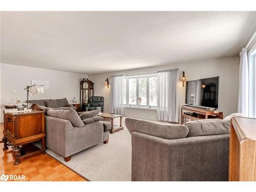 13 Davis Street, South River, ON - Indoor Photo Showing Living Room