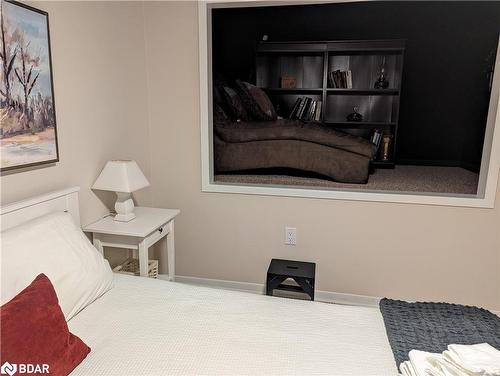 243 Lillian Crescent, Barrie, ON - Indoor Photo Showing Bedroom