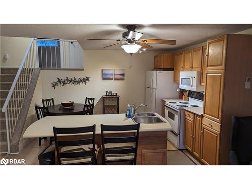 243 Lillian Crescent, Barrie, ON - Indoor Photo Showing Kitchen With Double Sink