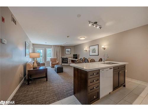 2220-2221-90 Highland Drive, Oro-Medonte, ON - Indoor