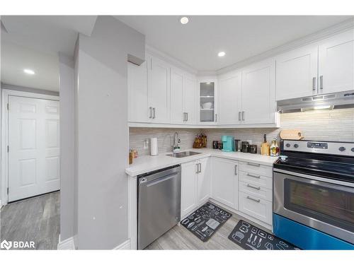 96 Province Street N, Hamilton, ON - Indoor Photo Showing Kitchen With Stainless Steel Kitchen