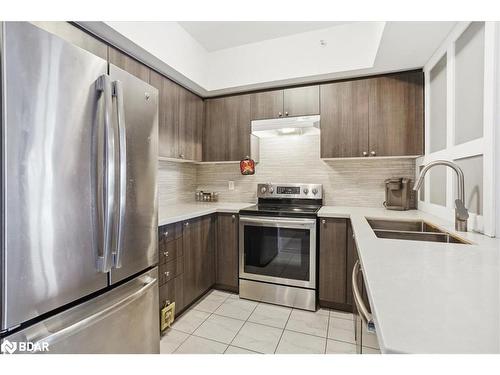 203-5 Greenwich Street, Barrie, ON - Indoor Photo Showing Kitchen With Stainless Steel Kitchen With Double Sink With Upgraded Kitchen