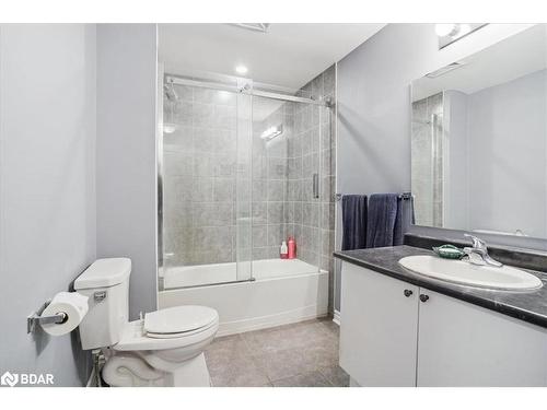 203-5 Greenwich Street, Barrie, ON - Indoor Photo Showing Bathroom