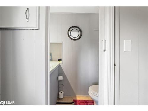 15 Maple Court, Innisfil, ON - Indoor Photo Showing Bathroom