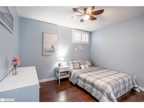 851 9Th Line, Innisfil, ON - Indoor Photo Showing Bedroom