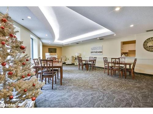 908-140 Dunlop Street E, Barrie, ON - Indoor Photo Showing Dining Room