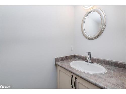 4-35 Madelaine Drive, Barrie, ON - Indoor Photo Showing Bathroom