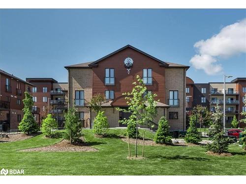 4-35 Madelaine Drive, Barrie, ON - Outdoor With Balcony With Facade