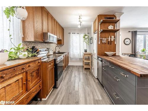 29 Frost Trail, Barrie, ON - Indoor Photo Showing Kitchen