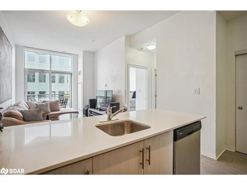 Ph-02-111 Worsley Street, Barrie, ON - Indoor Photo Showing Kitchen