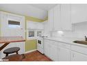 9-101 Clapperton Street, Barrie, ON  - Indoor Photo Showing Kitchen 