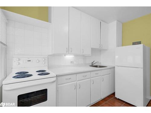 9-101 Clapperton Street, Barrie, ON - Indoor Photo Showing Kitchen