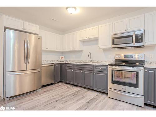 3 Jermey Lane, Oro-Medonte, ON - Indoor Photo Showing Kitchen With Stainless Steel Kitchen