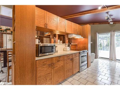 3442 Beachview Avenue, Cumberland, ON - Indoor Photo Showing Kitchen