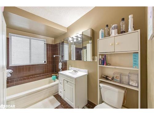 3442 Beachview Avenue, Cumberland, ON - Indoor Photo Showing Bathroom