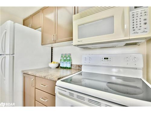 1201-75 Ellen Street, Barrie, ON - Indoor Photo Showing Kitchen