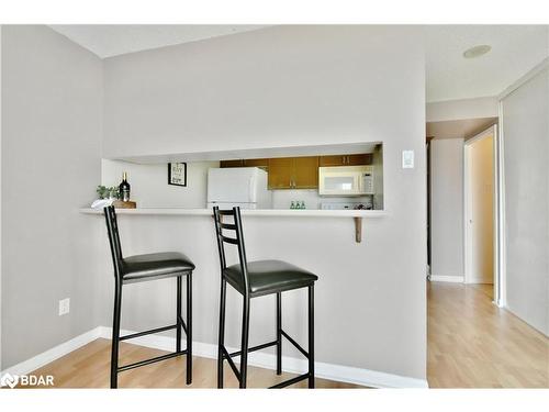 1201-75 Ellen Street, Barrie, ON - Indoor Photo Showing Kitchen