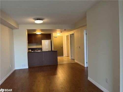 103-496 Yonge Street, Barrie, ON - Indoor Photo Showing Kitchen