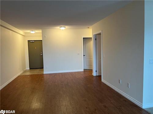 103-496 Yonge Street, Barrie, ON - Indoor Photo Showing Other Room