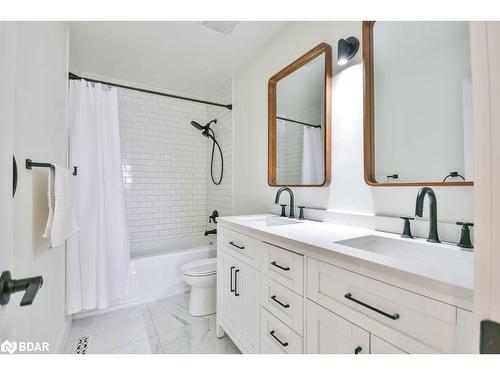 33 Brown Wood Drive, Barrie, ON - Indoor Photo Showing Bathroom