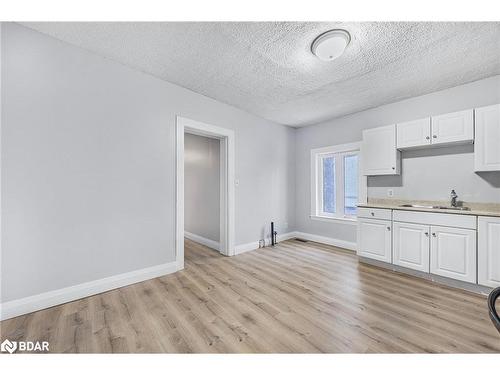 66 Matchedash Street S, Orillia, ON - Indoor Photo Showing Kitchen