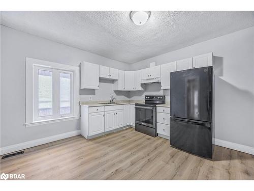 66 Matchedash Street S, Orillia, ON - Indoor Photo Showing Kitchen