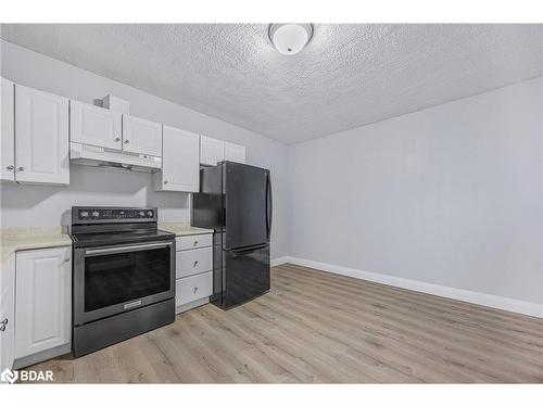 66 Matchedash Street S, Orillia, ON - Indoor Photo Showing Kitchen