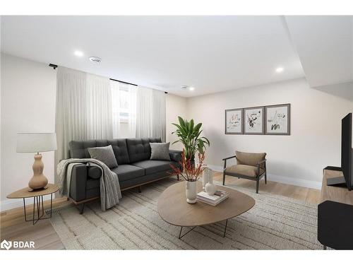 2386 South Orr Lake Road, Elmvale, ON - Indoor Photo Showing Living Room