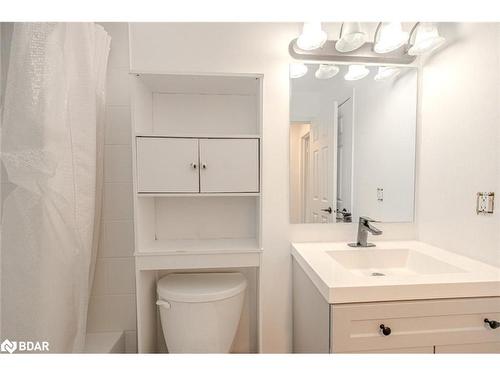 87 Pringle Drive, Barrie, ON - Indoor Photo Showing Bathroom