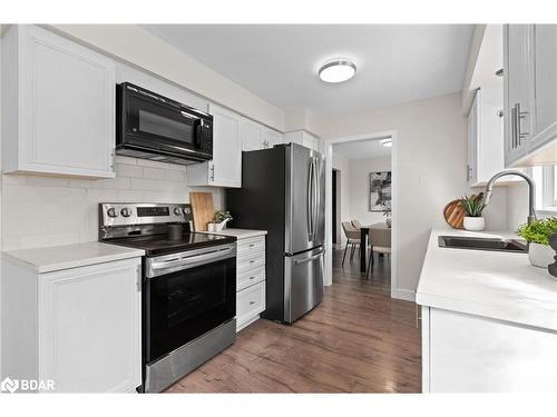 75 Marshall Street, Barrie, ON - Indoor Photo Showing Kitchen