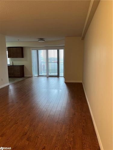 101-496 Yonge Street, Barrie, ON - Indoor Photo Showing Other Room