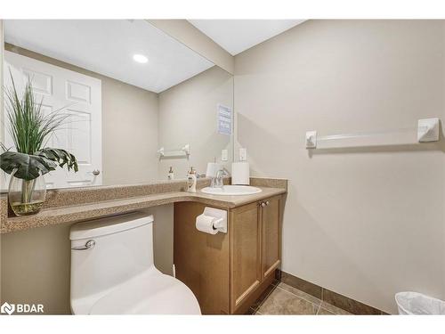 109-500 Mapleview Drive W, Barrie, ON - Indoor Photo Showing Bathroom