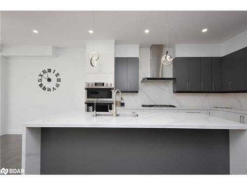 22 Franklin Trail, Barrie, ON - Indoor Photo Showing Kitchen