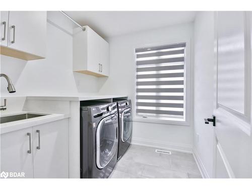 22 Franklin Trail, Barrie, ON - Indoor Photo Showing Laundry Room