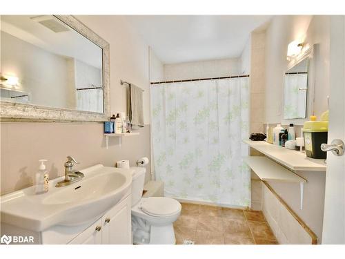 1231 10Th Line, Innisfil, ON - Indoor Photo Showing Bathroom