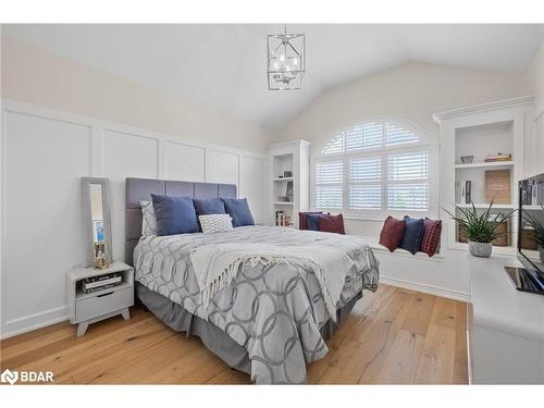 15 Meadowview Drive, Bradford, ON - Indoor Photo Showing Bedroom