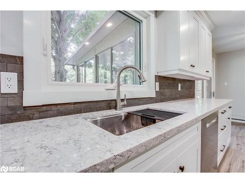 1369 Ryerson Boulevard, Orillia, ON - Indoor Photo Showing Kitchen With Double Sink With Upgraded Kitchen