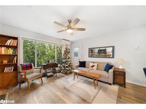 125-27 Dawson Drive, Collingwood, ON - Indoor Photo Showing Living Room