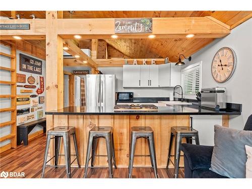 104 Fulsom Crescent, Kawartha Lakes, ON - Indoor Photo Showing Kitchen