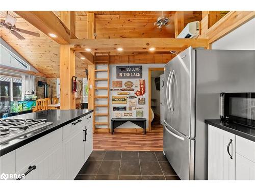 104 Fulsom Crescent, Kawartha Lakes, ON - Indoor Photo Showing Kitchen