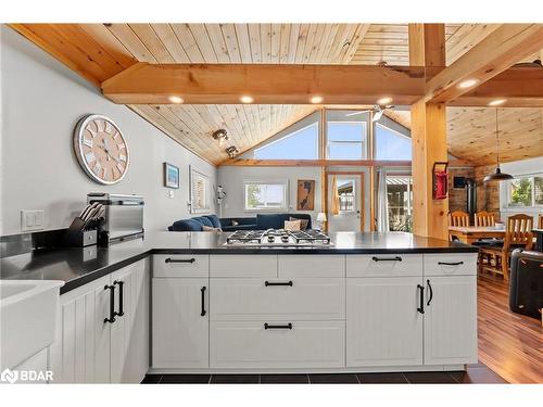 104 Fulsom Crescent, Kawartha Lakes, ON - Indoor Photo Showing Kitchen