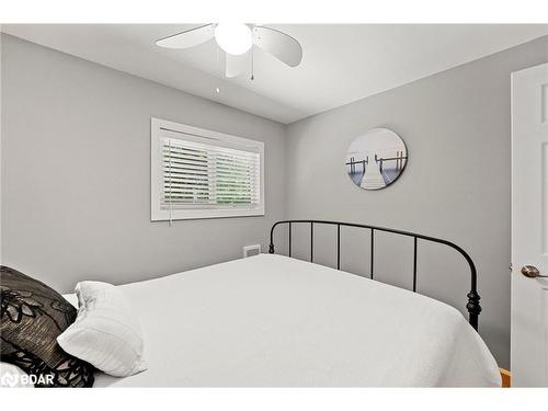 104 Fulsom Crescent, Kawartha Lakes, ON - Indoor Photo Showing Bedroom