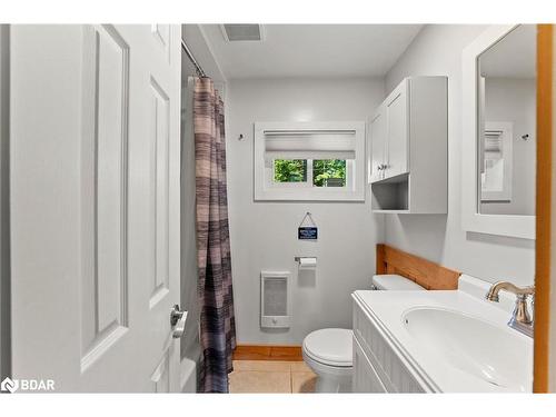 104 Fulsom Crescent, Kawartha Lakes, ON - Indoor Photo Showing Bathroom