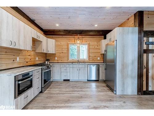 4057 Cambrian Road, Washago, ON - Indoor Photo Showing Kitchen