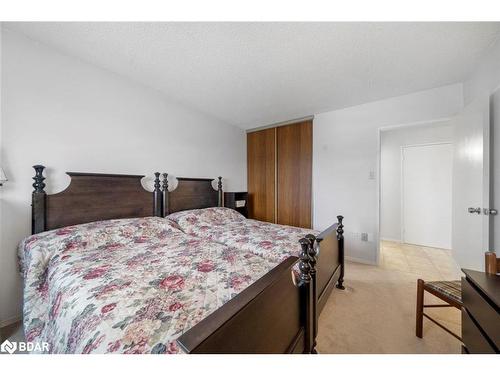 407-460 Ontario Street, Collingwood, ON - Indoor Photo Showing Bedroom