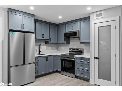 2-47 Creighton Street, Orillia, ON - Indoor Photo Showing Kitchen