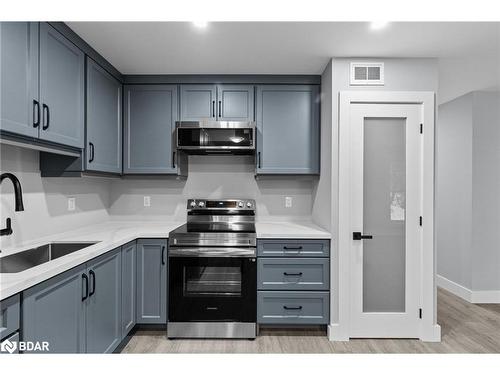 2-47 Creighton Street, Orillia, ON - Indoor Photo Showing Kitchen