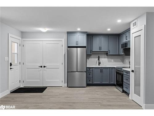 2-47 Creighton Street, Orillia, ON - Indoor Photo Showing Kitchen