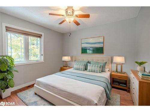 250 Big Bay Point Road, Innisfil, ON - Indoor Photo Showing Bedroom